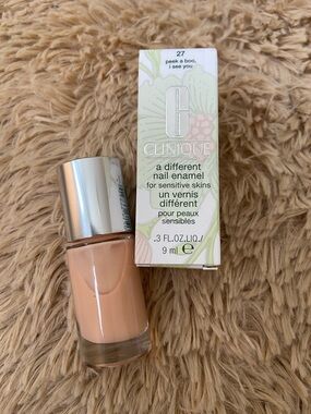 🆕 Clinique Peek a Boo Peach-Nude Nail Enamel